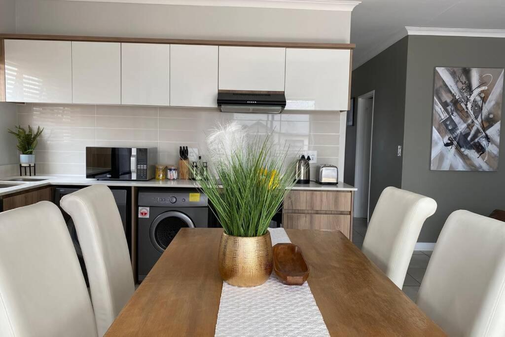 Penthouse 172 At The Blyde Crystal Lagoon Apartment Pretoria Bagian luar foto